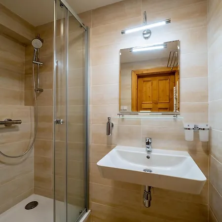Zamecek Waldsteinovo Zatisi Guest house
