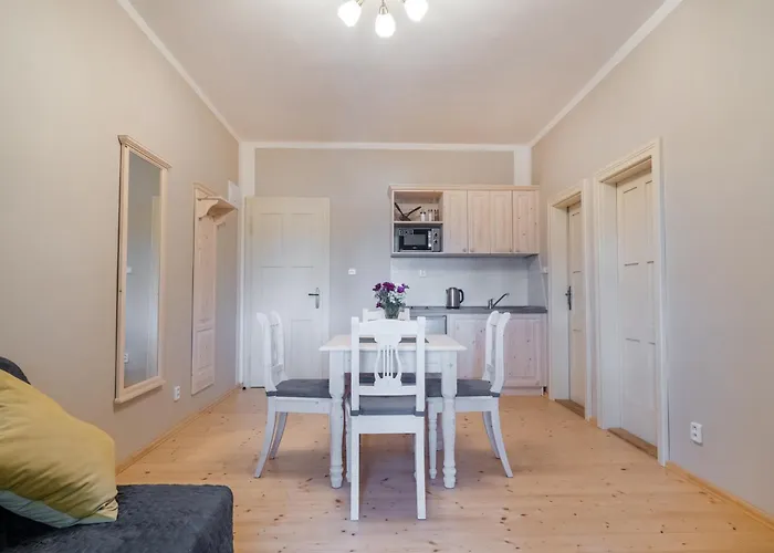 Zamecek Waldsteinovo Zatisi Maison d'hôtes *