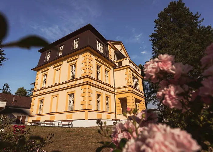 Zamecek Waldsteinovo Zatisi Maison d'hôtes *